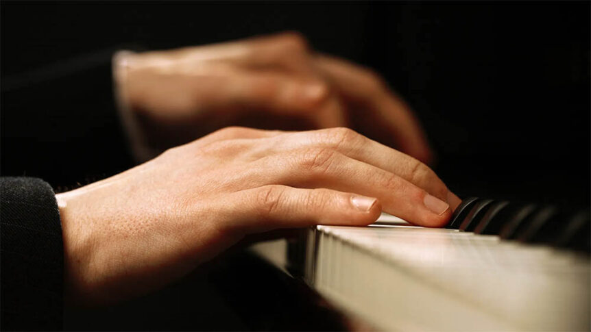 piano_hands_wide