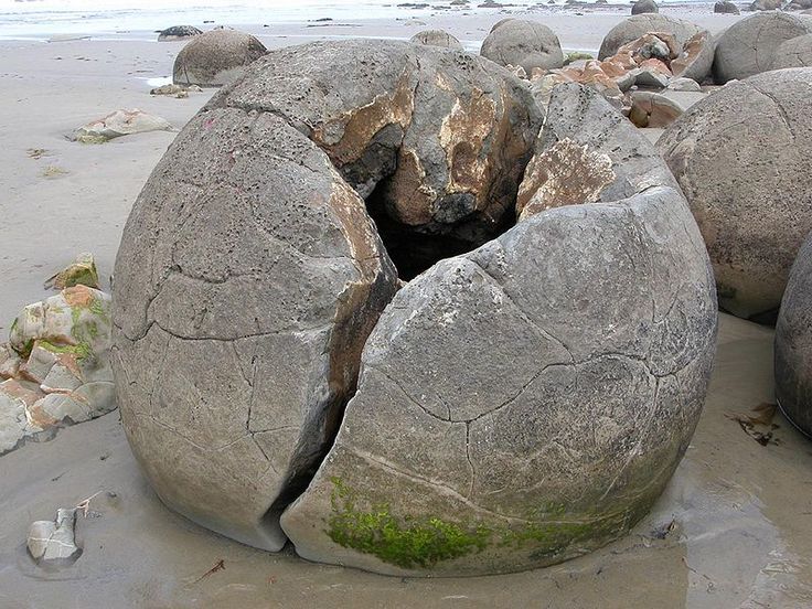 quartz_boulders